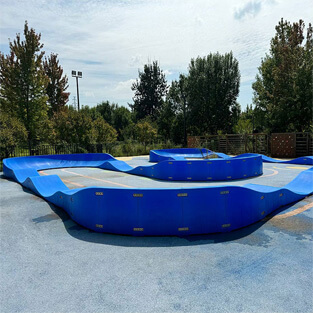 The Plastic modular pump track layout Viper‘s Many turns require skill and endurance.