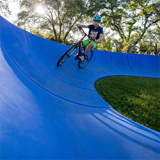 The Plastic modular pump track layout Nexus is a collection of two classic tracks.