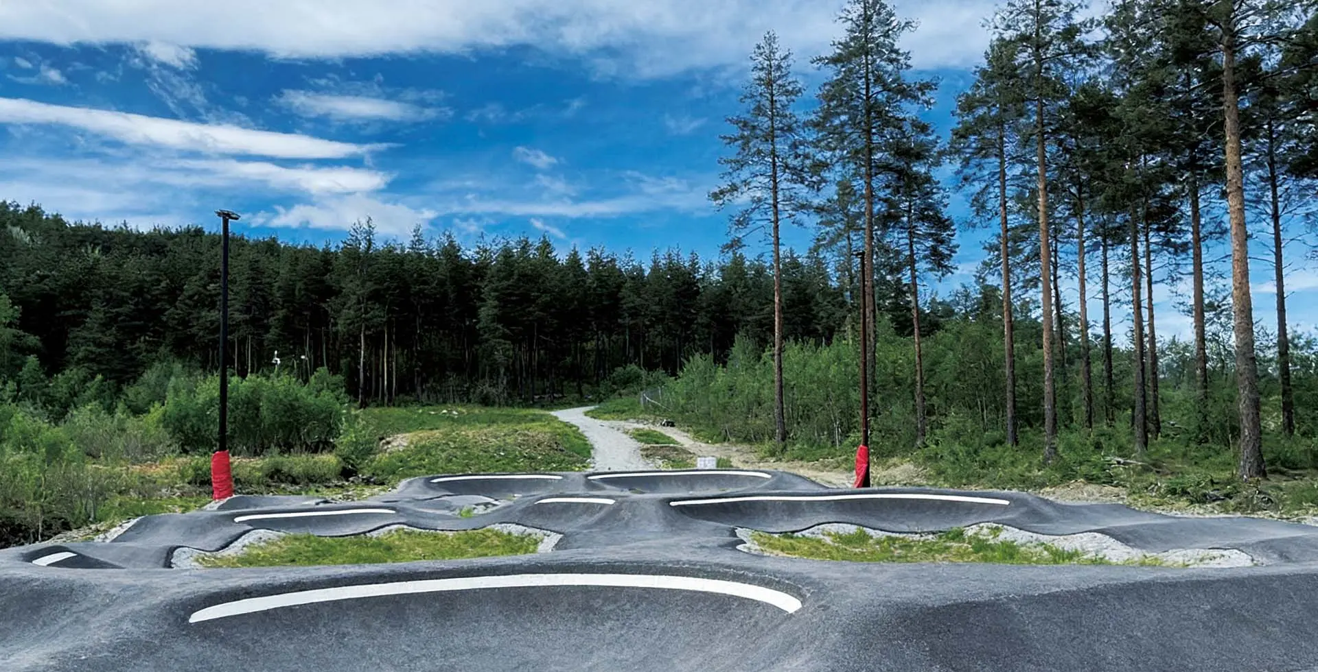 A Comprehensive Comparison of Modular Pump Tracks vs. Traditional Tracks