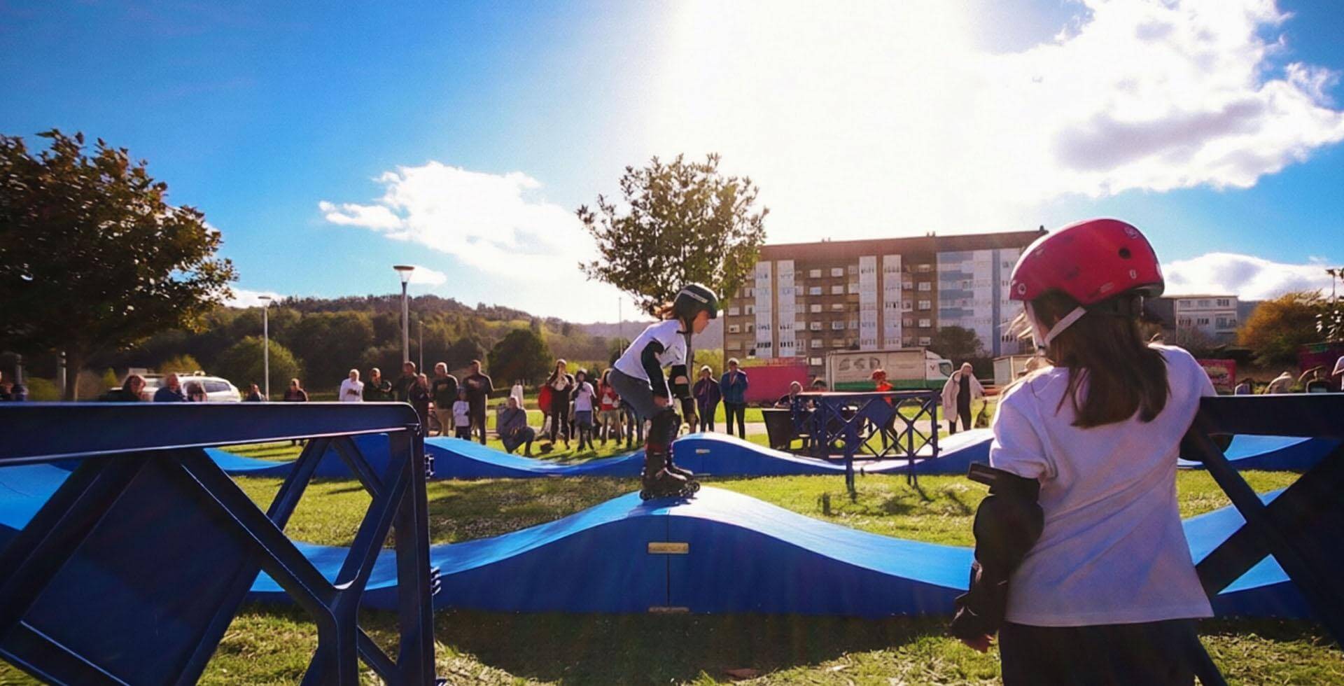 Come le piste pump track aiutano a sviluppare equilibrio e coordinazione nei bambini